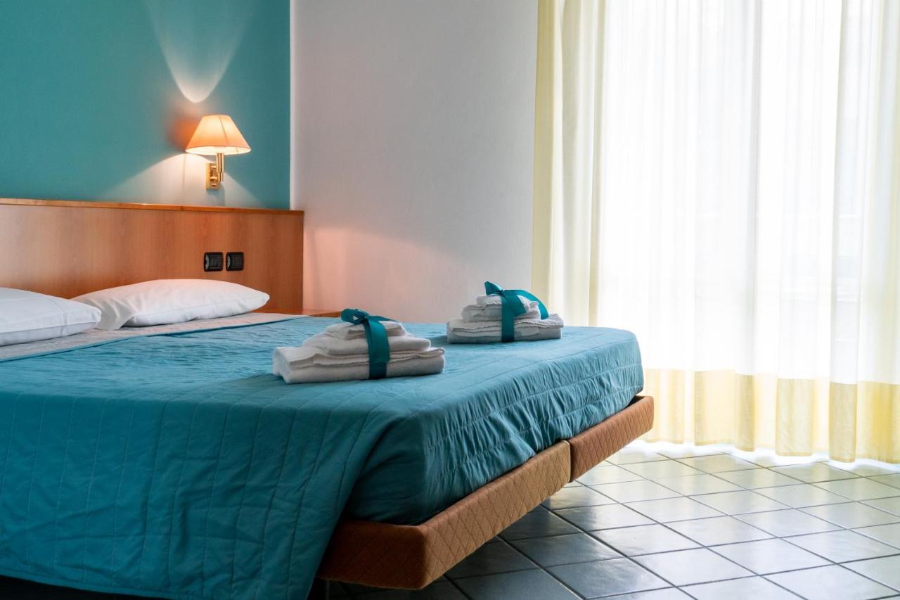 Hotel Alisei ลินญาโน ซับเบียโดโร ภายนอก รูปภาพ