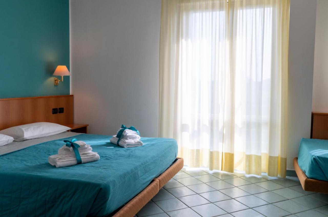 Hotel Alisei ลินญาโน ซับเบียโดโร ภายนอก รูปภาพ