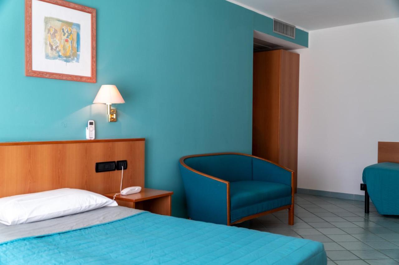 Hotel Alisei ลินญาโน ซับเบียโดโร ภายนอก รูปภาพ