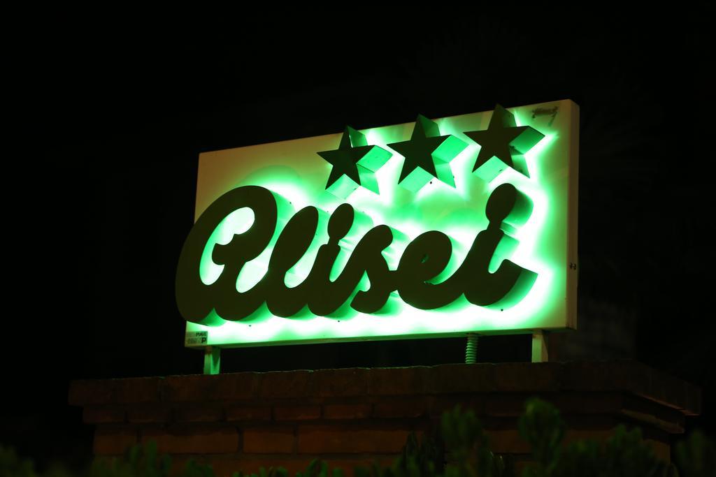 Hotel Alisei ลินญาโน ซับเบียโดโร ภายนอก รูปภาพ