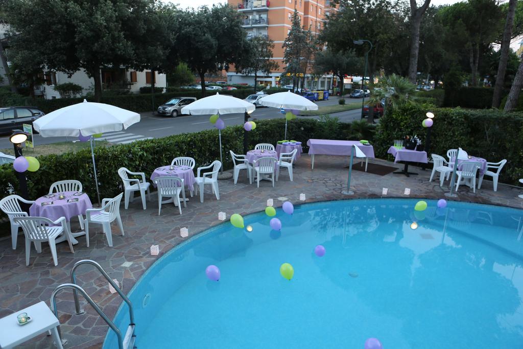 Hotel Alisei ลินญาโน ซับเบียโดโร ภายนอก รูปภาพ