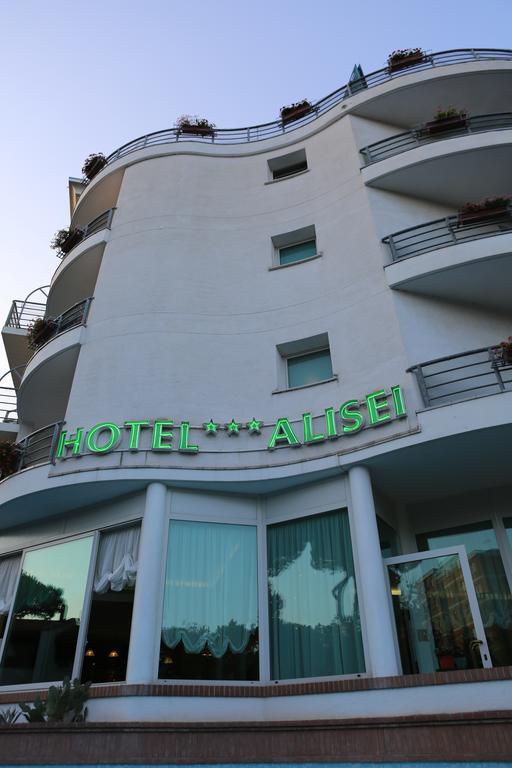 Hotel Alisei ลินญาโน ซับเบียโดโร ภายนอก รูปภาพ