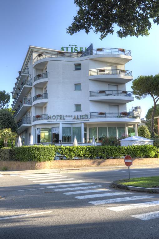 Hotel Alisei ลินญาโน ซับเบียโดโร ภายนอก รูปภาพ